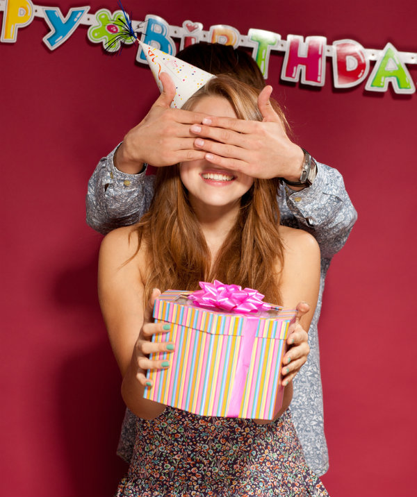 how to throw a surprise birthday party