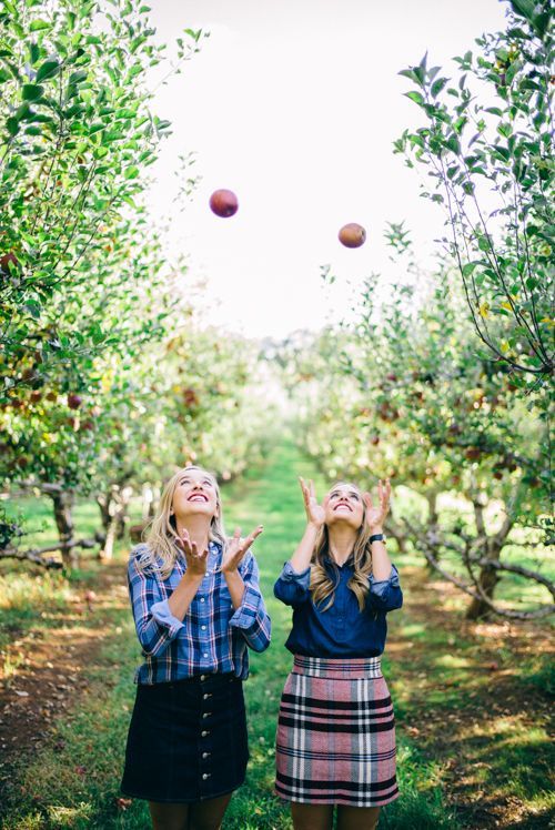 10 Cute Fall Pic Ideas For You And Your Bff Girlslife
