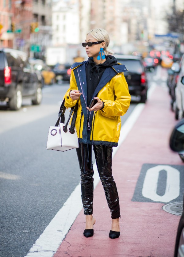 10 street style snaps from NYFW to inspire your next outfit - GirlsLife