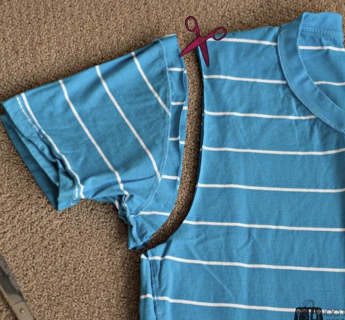 Turn your old T-shirt into a cute tote bag with this easy DIY - GirlsLife