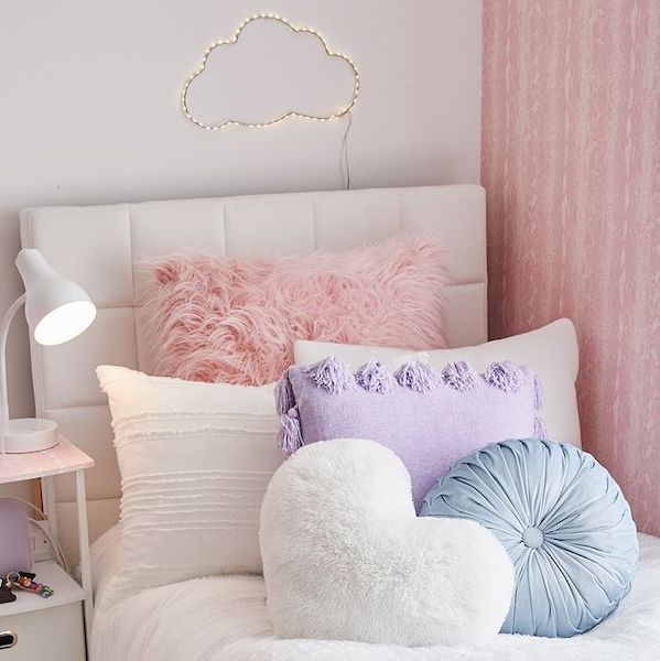 Your Ultimate Guide to Pillow Sizes & Dimensions
